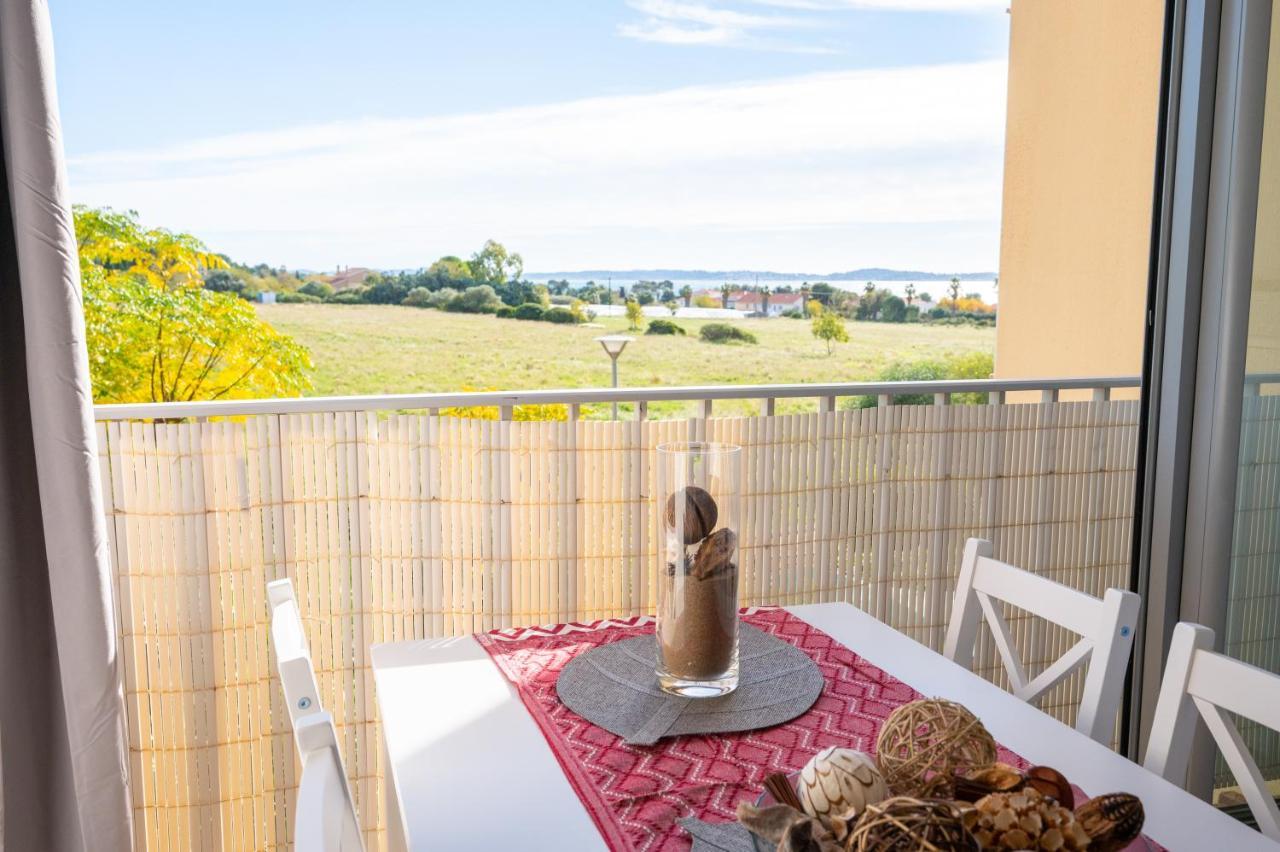 Charmant A 600 M Des Plages Proche Des Commerces Lesclesdenicole Carqueiranne Luaran gambar